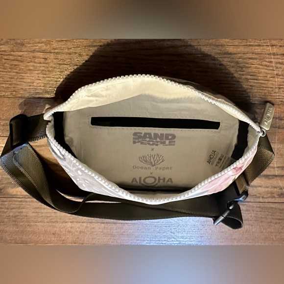 Aloha Collection x Sand People x Ocean Paper collab mini hip pack NEW - Picture 4 of 8